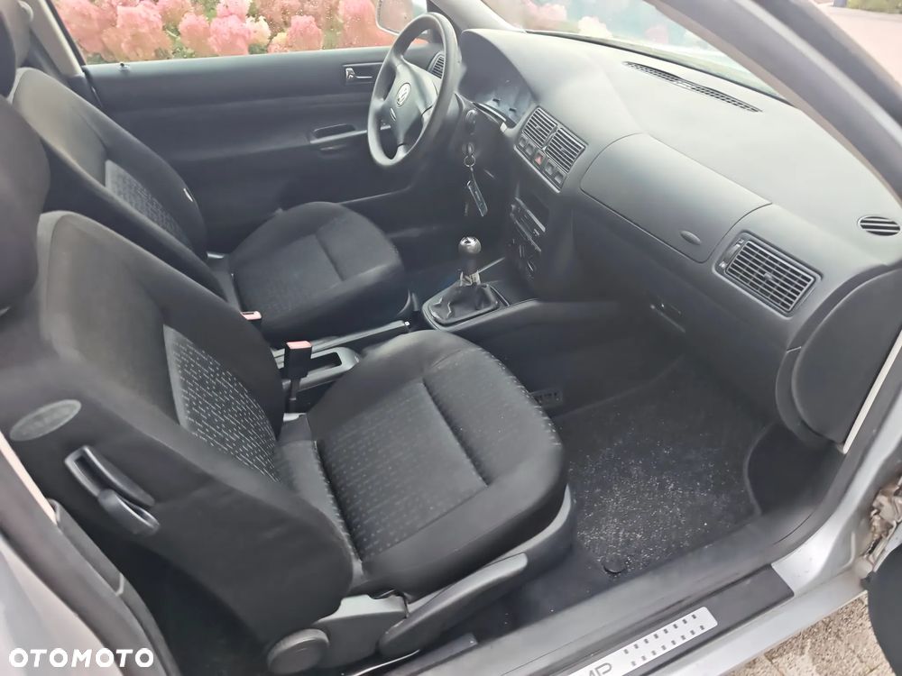 Volkswagen Golf - 12