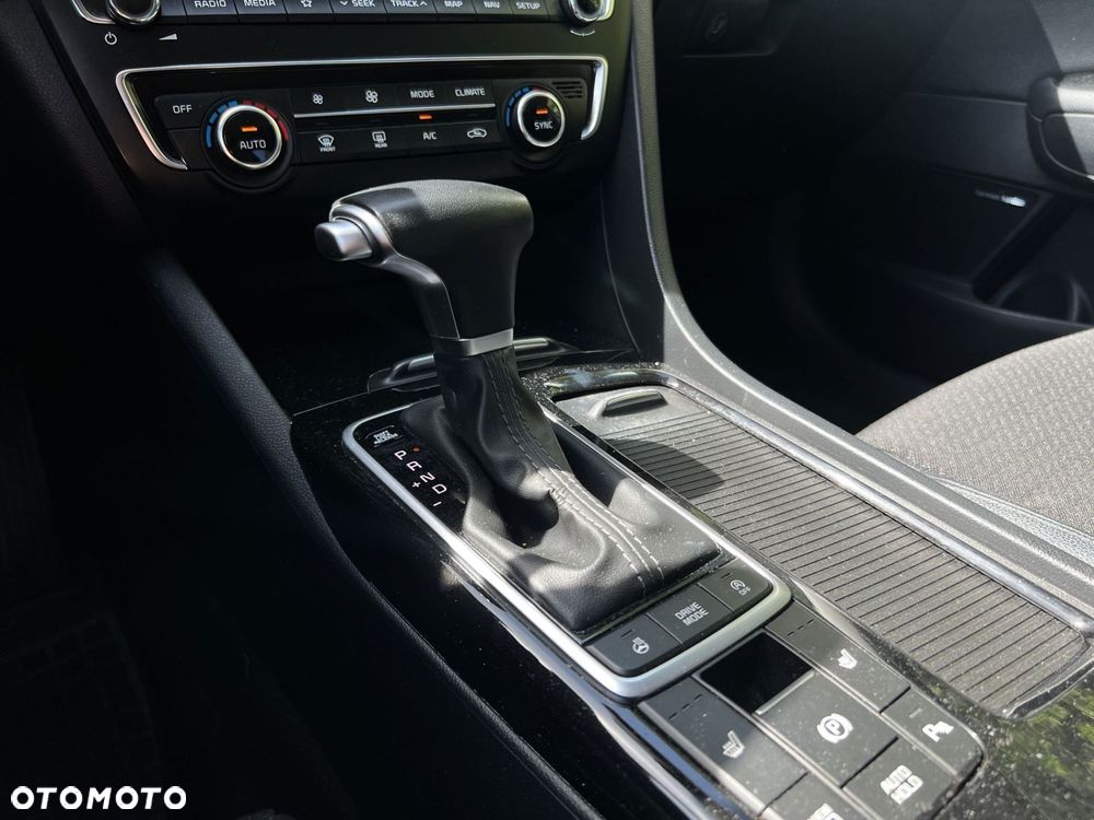 Kia Optima 1.6 T-GDI L DCT - 16