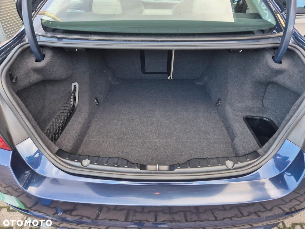 BMW Seria 5 528i - 7