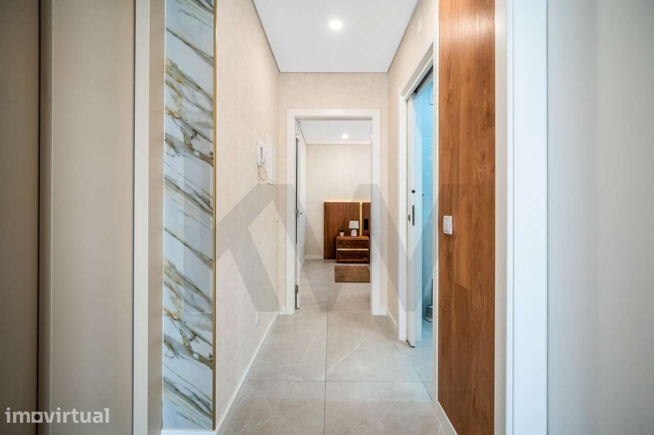 Moradia T3+2 com Elevador, Piscina Aquecida e Totalmente Mobilada - Grande imagem: 3/60