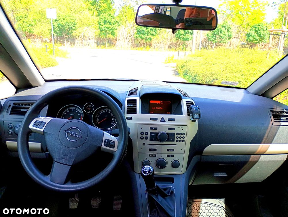 Opel Zafira 1.6 Enjoy - 11