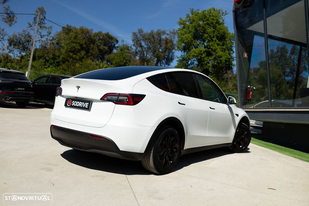 Tesla Model Y Long Range Dual Motor AWD - 7
