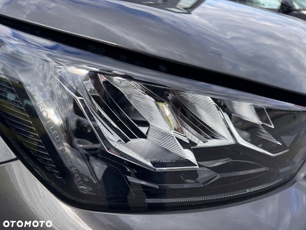 Peugeot 2008 PureTech 130 GT Pack - 22