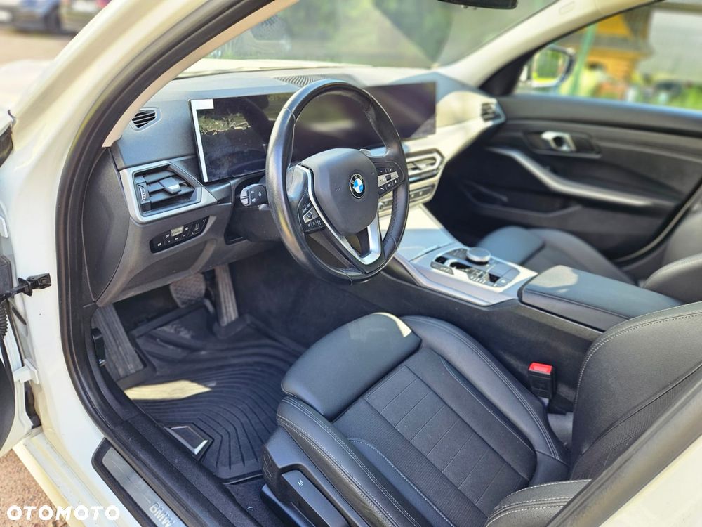 BMW Seria 3 318d mHEV M Sport - 34