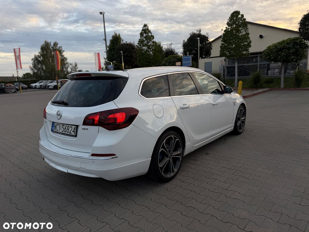 Opel Astra 2.0 CDTI Cosmo - 4