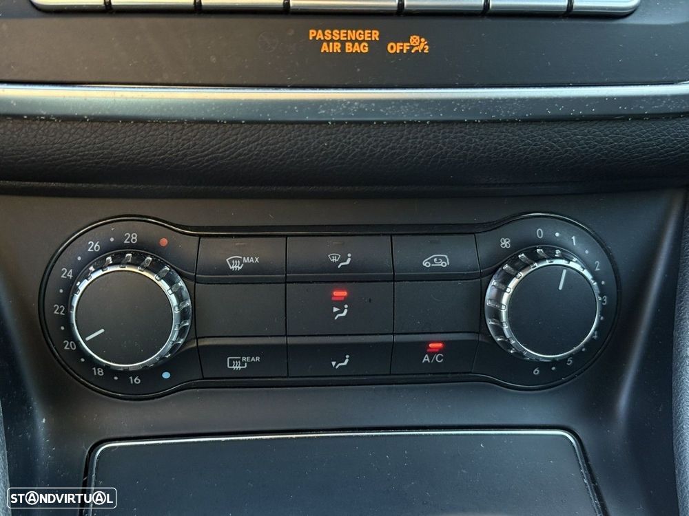 Mercedes-Benz CLA 180 d Shooting Brake Urban - 16