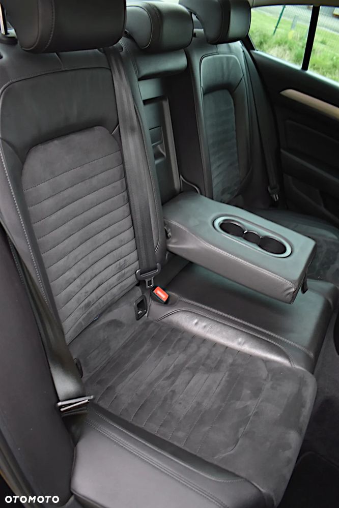 Volkswagen Passat - 36