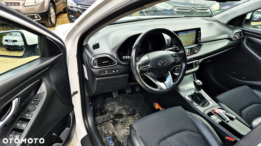Hyundai i30 1.4 T-GDI Premiere Luxury - 29