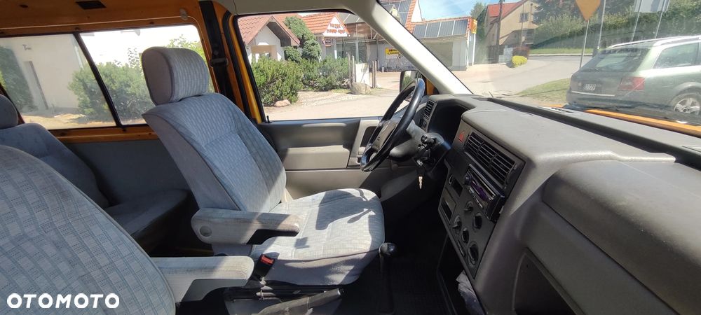 Volkswagen Transporter - 22