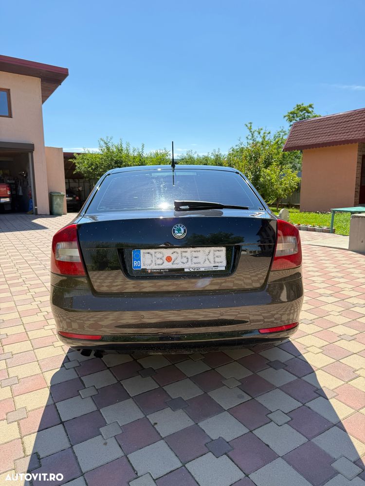 Skoda Octavia 2.0 TDI DSG Elegance - 4