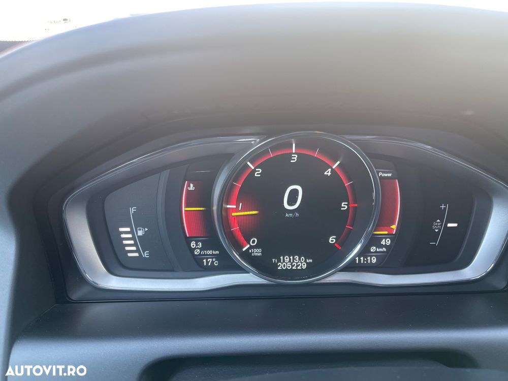 Volvo XC 60 D3 R-Design - 11