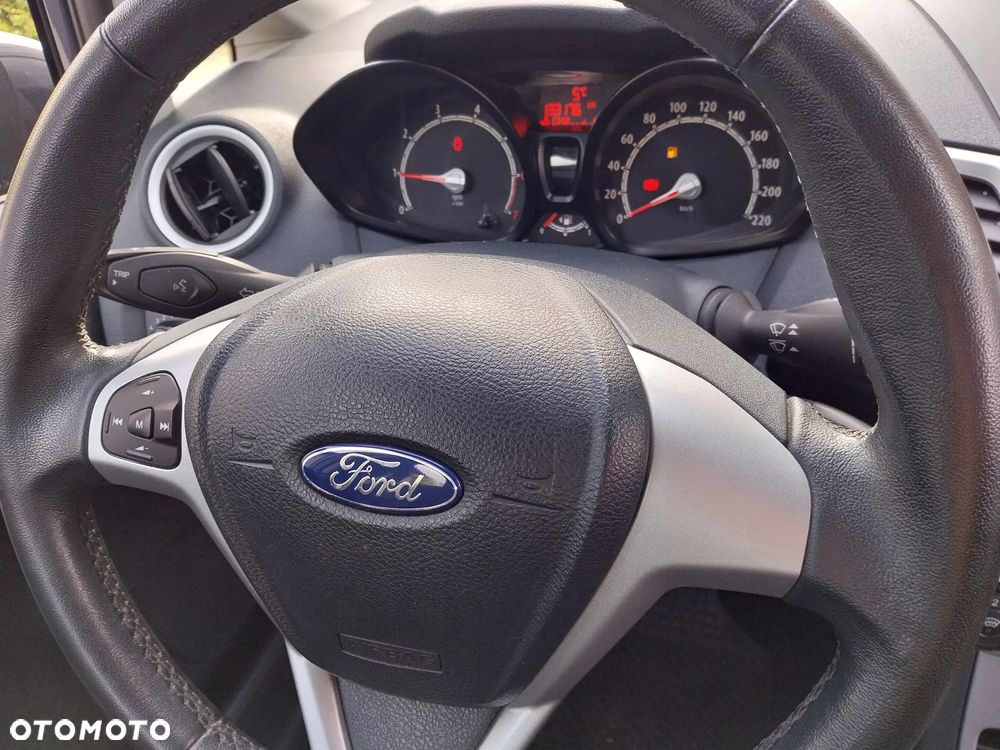 Ford Fiesta 1.25 Champions Edition - 26