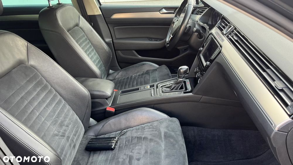 Volkswagen Passat 2.0 TDI SCR 4Motion DDG Highline - 21