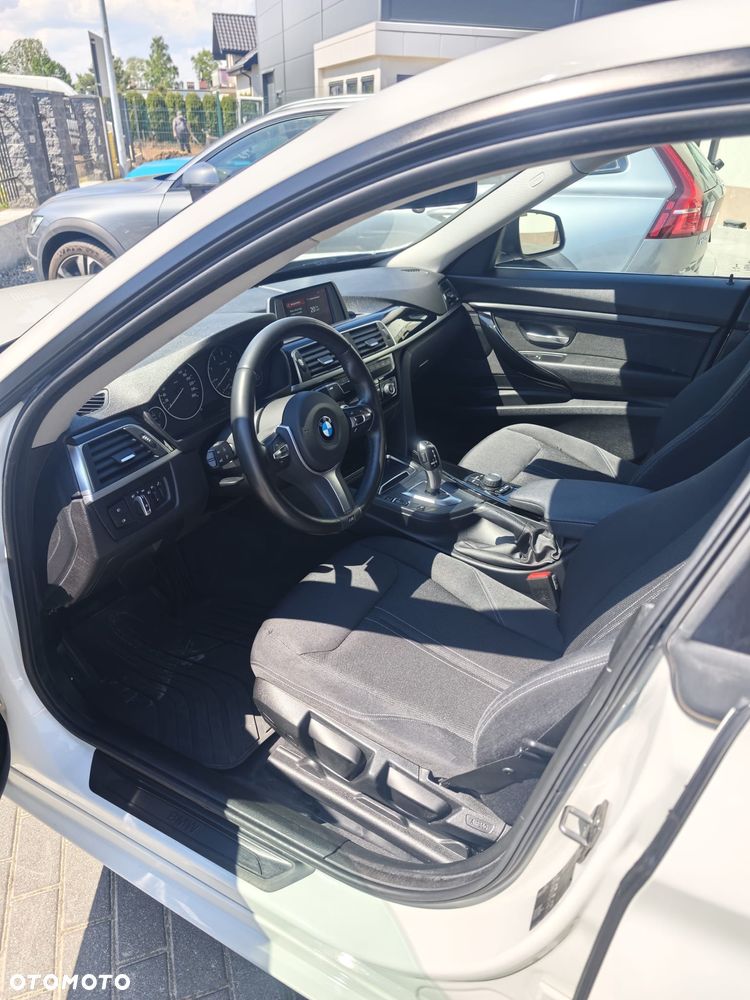 BMW Seria 3 320d - 25