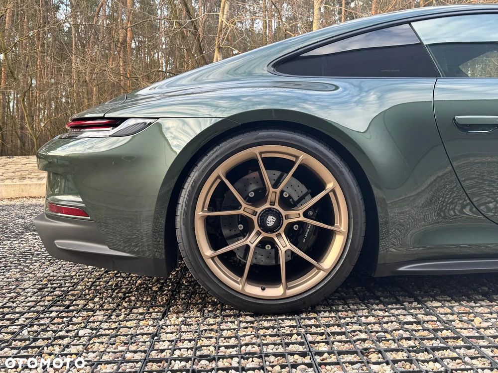 Porsche 911 GT3 Touring - 23