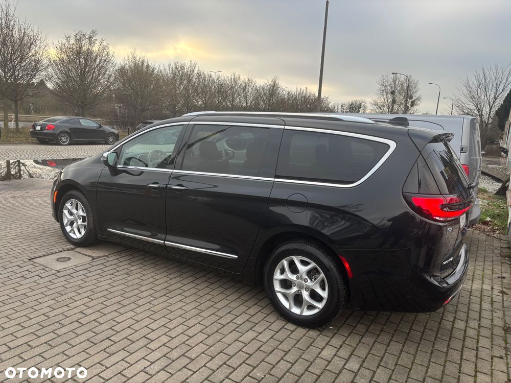 Chrysler Pacifica - 4