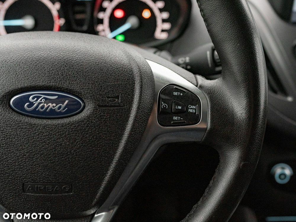 Ford Transit Courier - 18