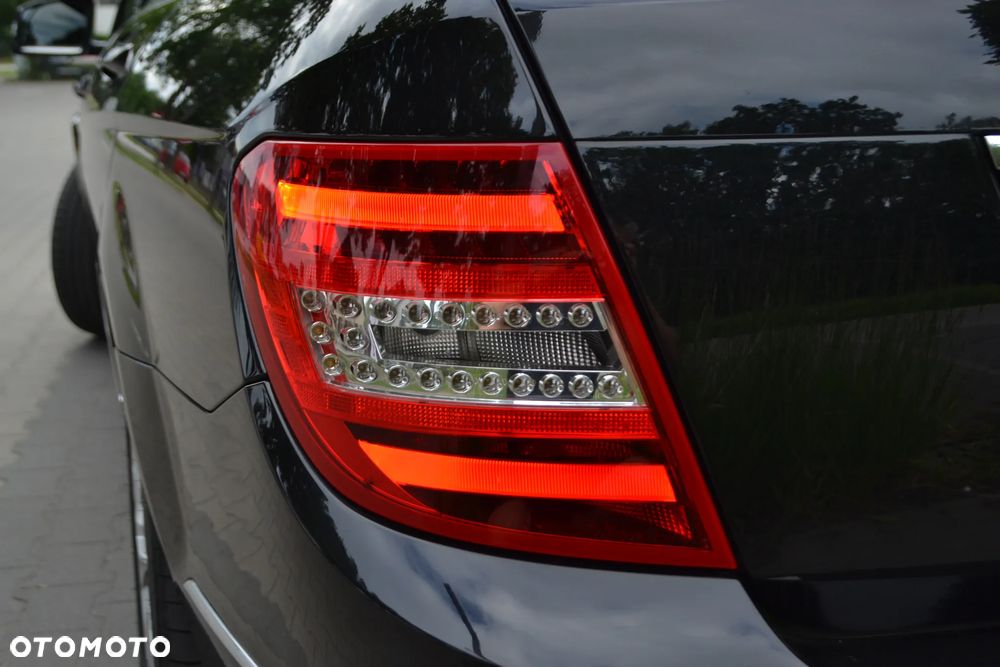 Mercedes-Benz Klasa C 220 CDI 7G-TRONIC Avantgarde Edition - 12