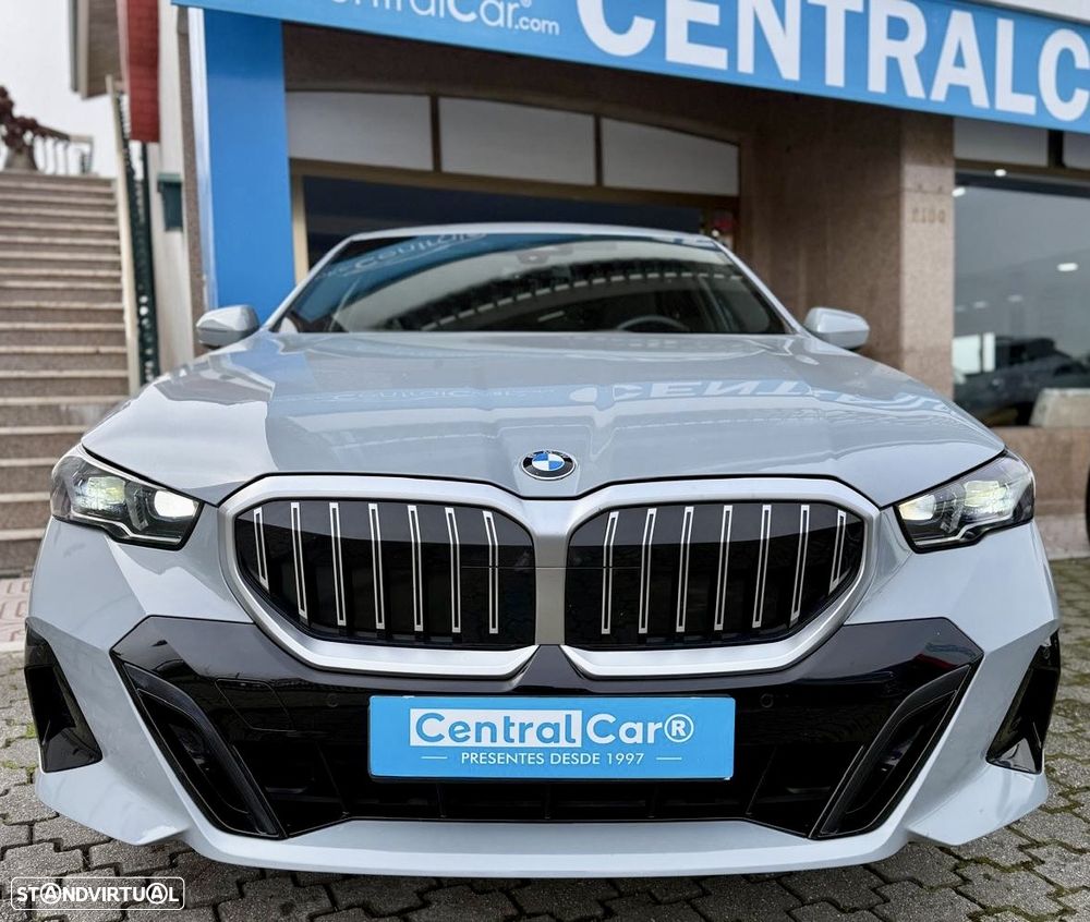 BMW 520 d Pack Desportivo M - 4
