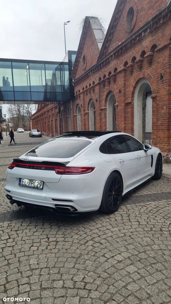 Porsche Panamera 4 - 24