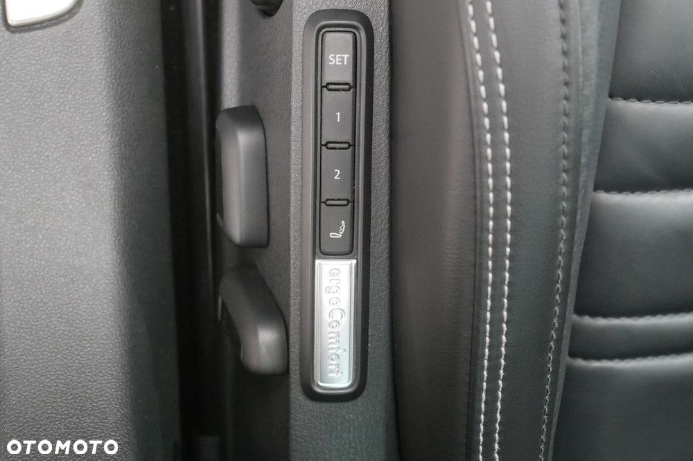 Volkswagen Passat - 38
