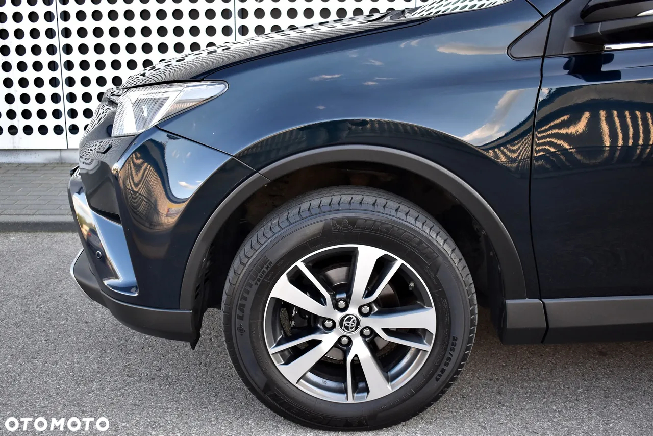 Toyota RAV4 - 11