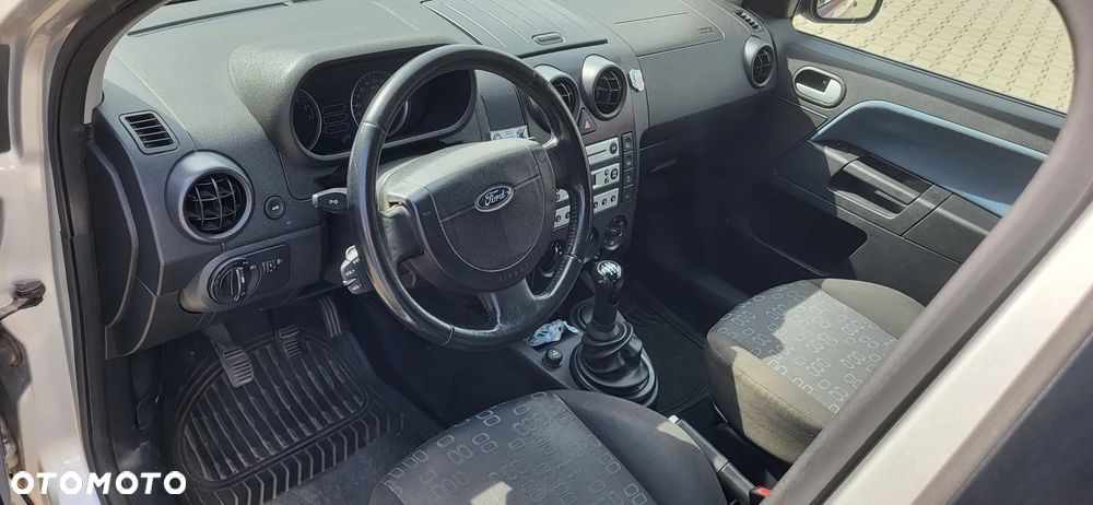 Ford Fusion - 5