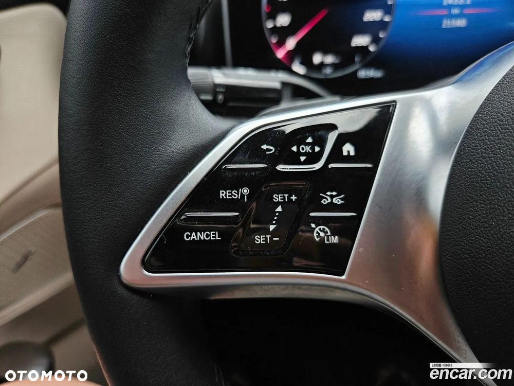 Mercedes-Benz Klasa C 300 4Matic 9G-TRONIC Avantgarde - 16