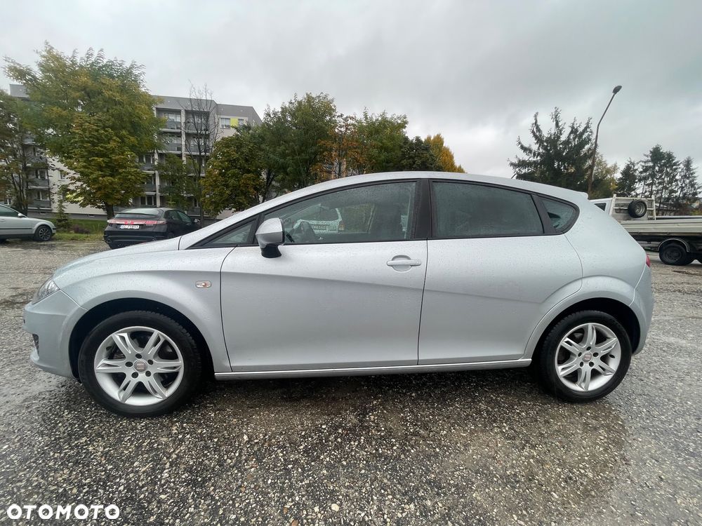Seat Leon 2011 photo 2