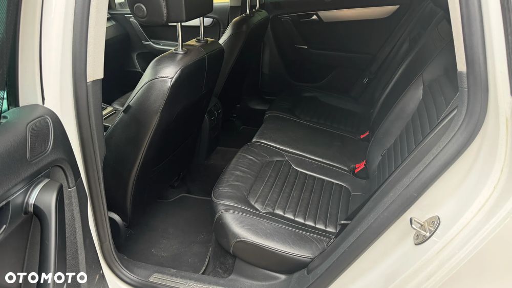 Volkswagen Passat 2.0 TSI Highline - 23