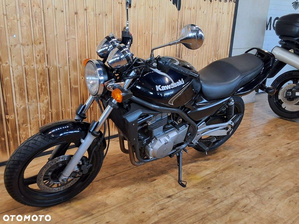 Kawasaki ER - 8