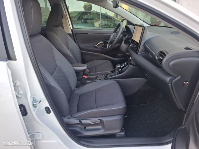 Toyota Yaris 1.5 HDF Comfort - 39