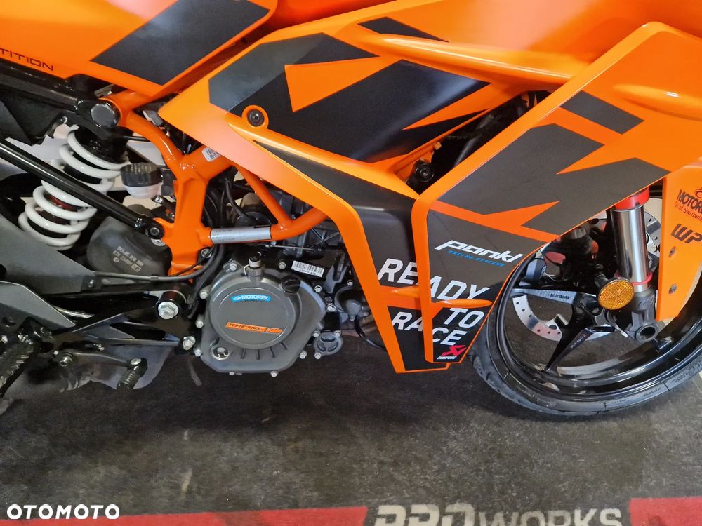 KTM RC 125 - 27