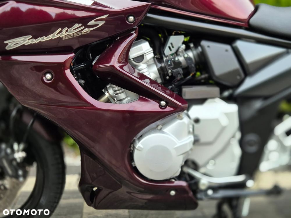 Suzuki Bandit - 27