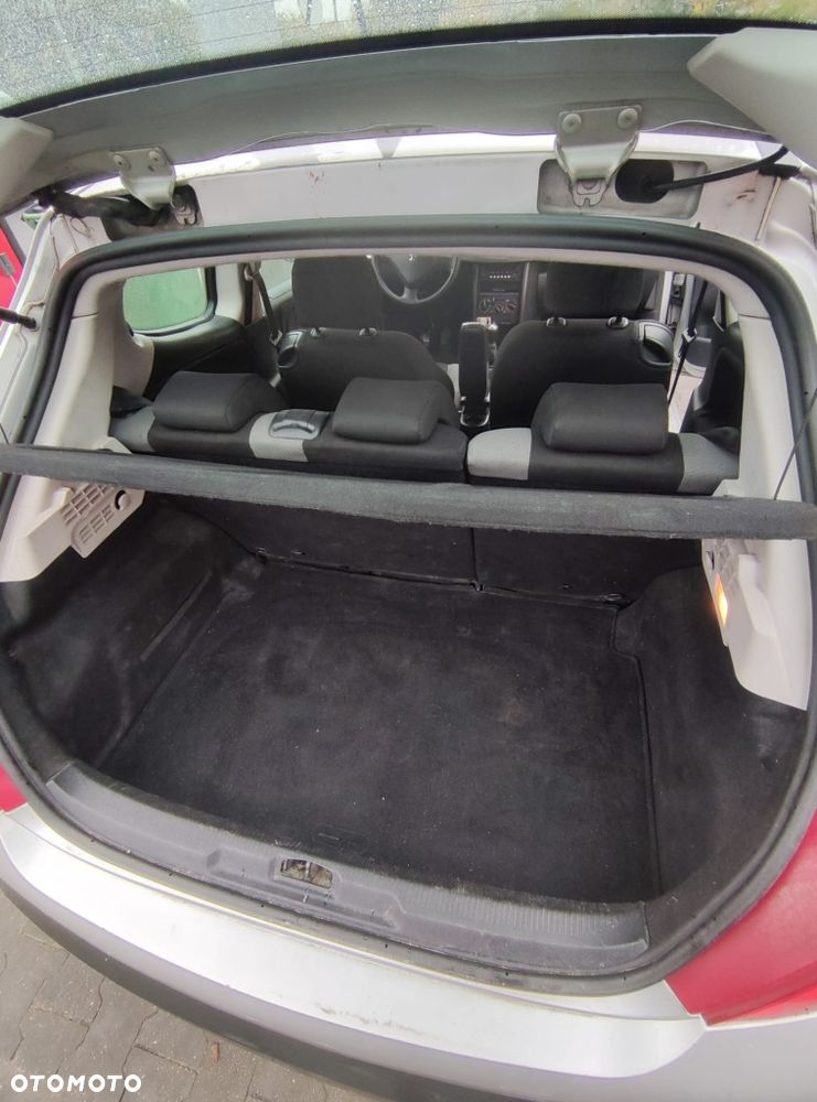 Peugeot 207 - 8