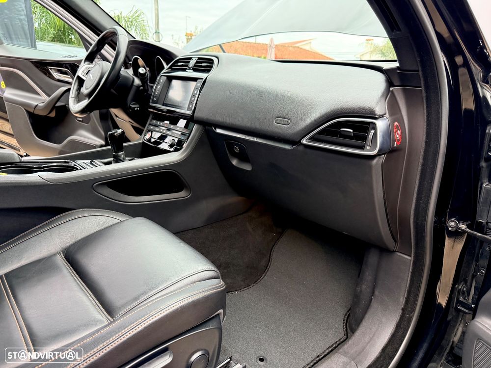 Jaguar F-Pace 2.0 i4D Prestige - 55