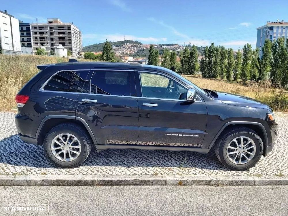 Jeep Grand Cherokee - 17