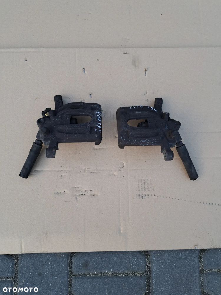 Mercedes Vito 639 viano zacisk tył tylny 2.2  3.0 - 1