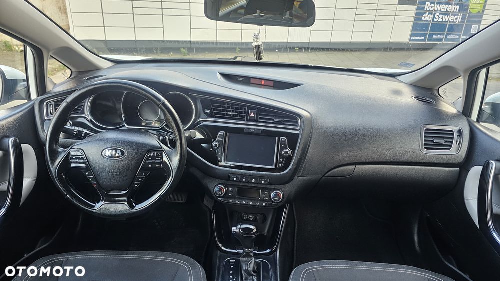Kia Ceed - 16