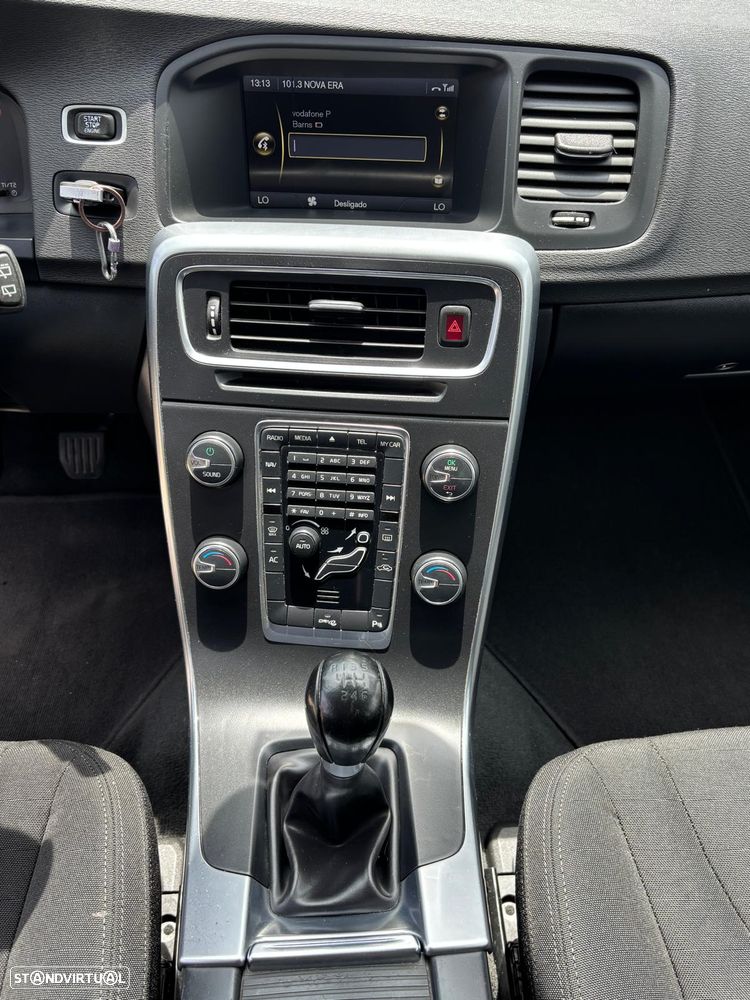Volvo V60 DRIVe - 28