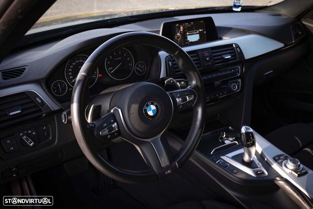 BMW 330 e iPerformance Pack M - 13