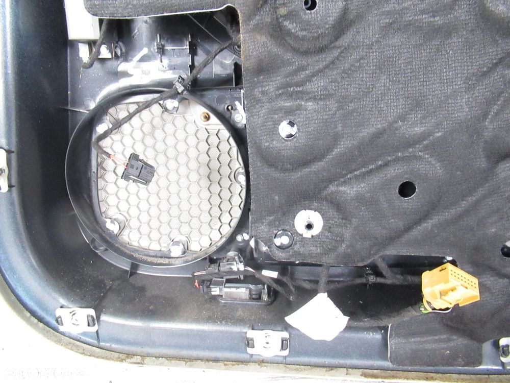 BOCZEK LEWY TYLNY AUDI A8 D3 - 3