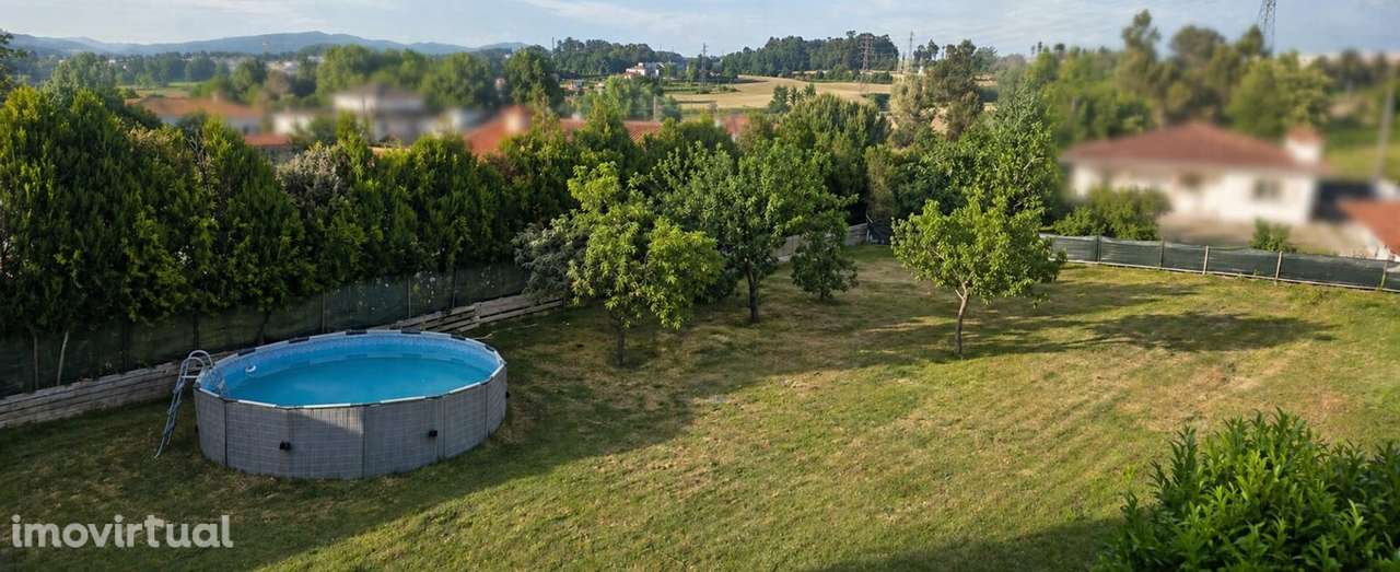 Moradia Isolada Mobilada e Equipada, com Area Exterior generosa - Grande imagem: 4/23