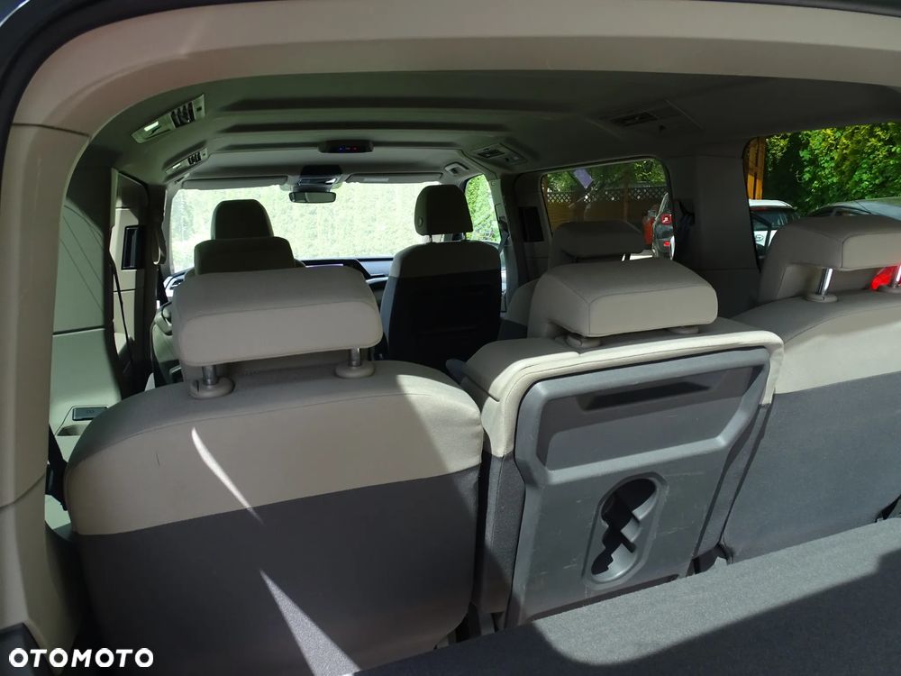 Volkswagen Multivan - 22