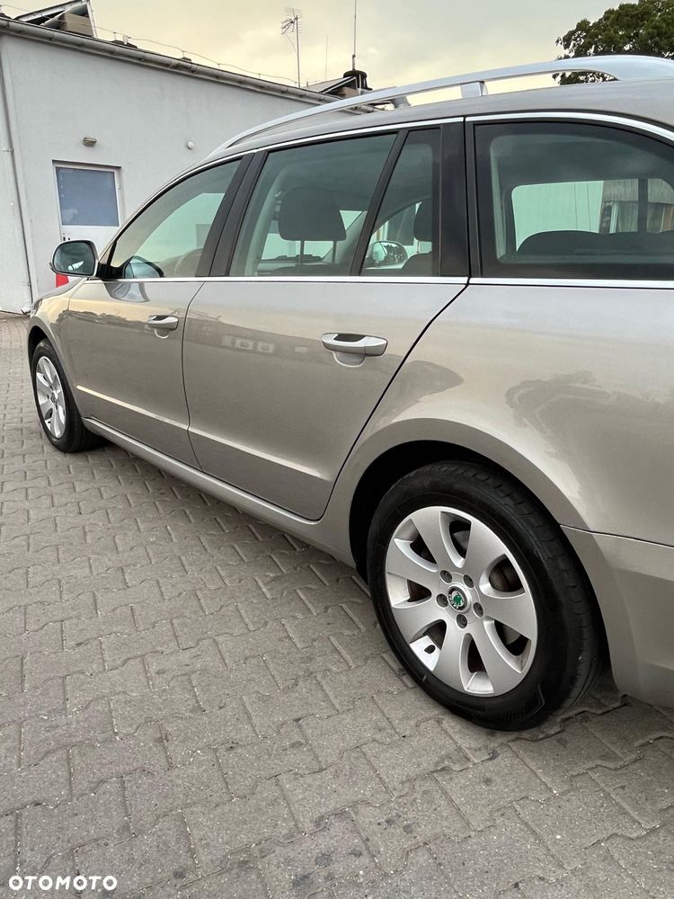 Skoda Superb 2.0 TDI Ambition - 6