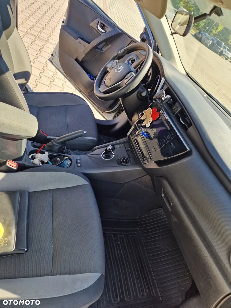 Toyota Auris Hybrid 135 Active - 5