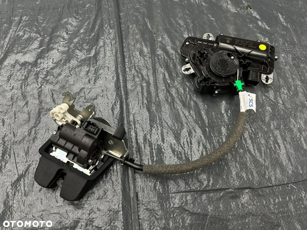VW Passat B8 Mechanizm tylnej klapy bagażnika dociąg dociągi 3G0827535B 3G0827887A - 1