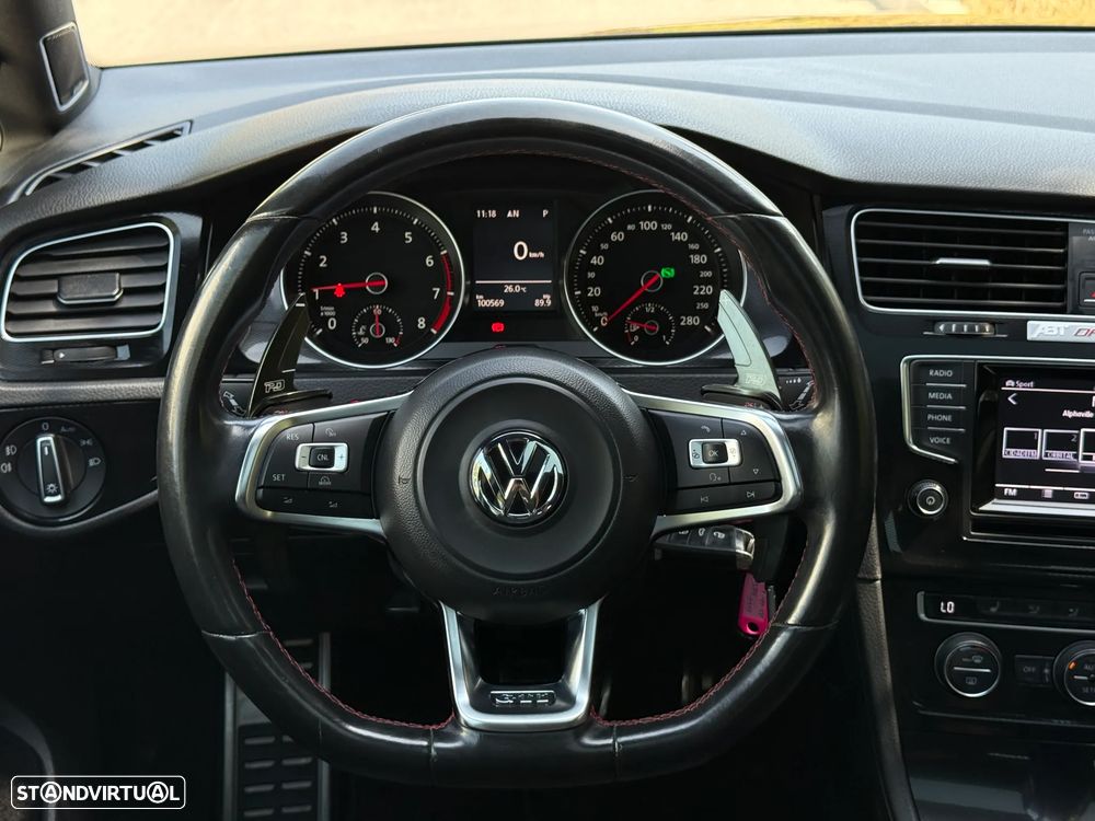 VW Golf - 33