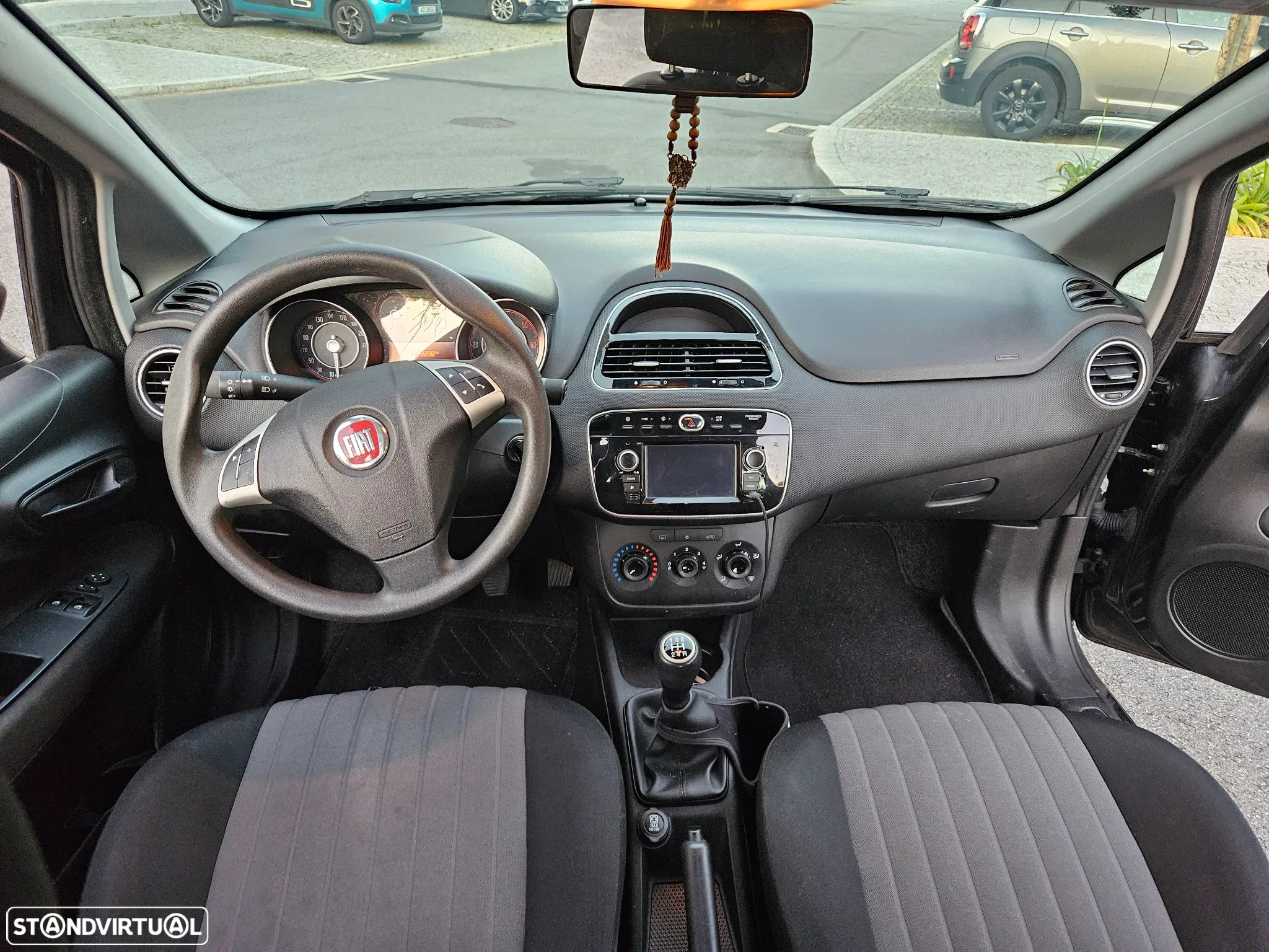 Fiat Punto 1.3 M-Jet Lounge S&S - 9