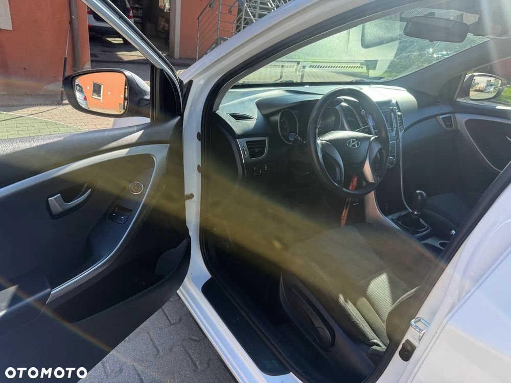 Hyundai i30 blue 1.6 CRDi YES Gold - 11